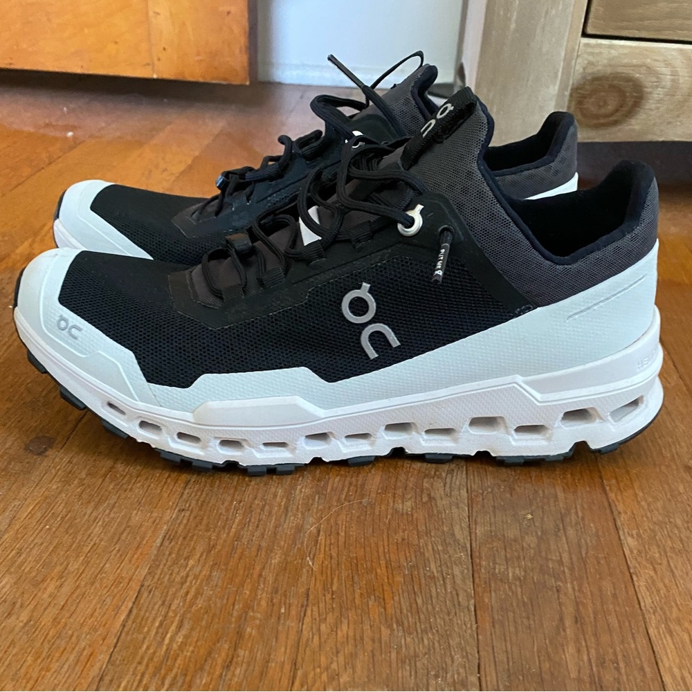 On Cloudtra Trail Running Sneakers